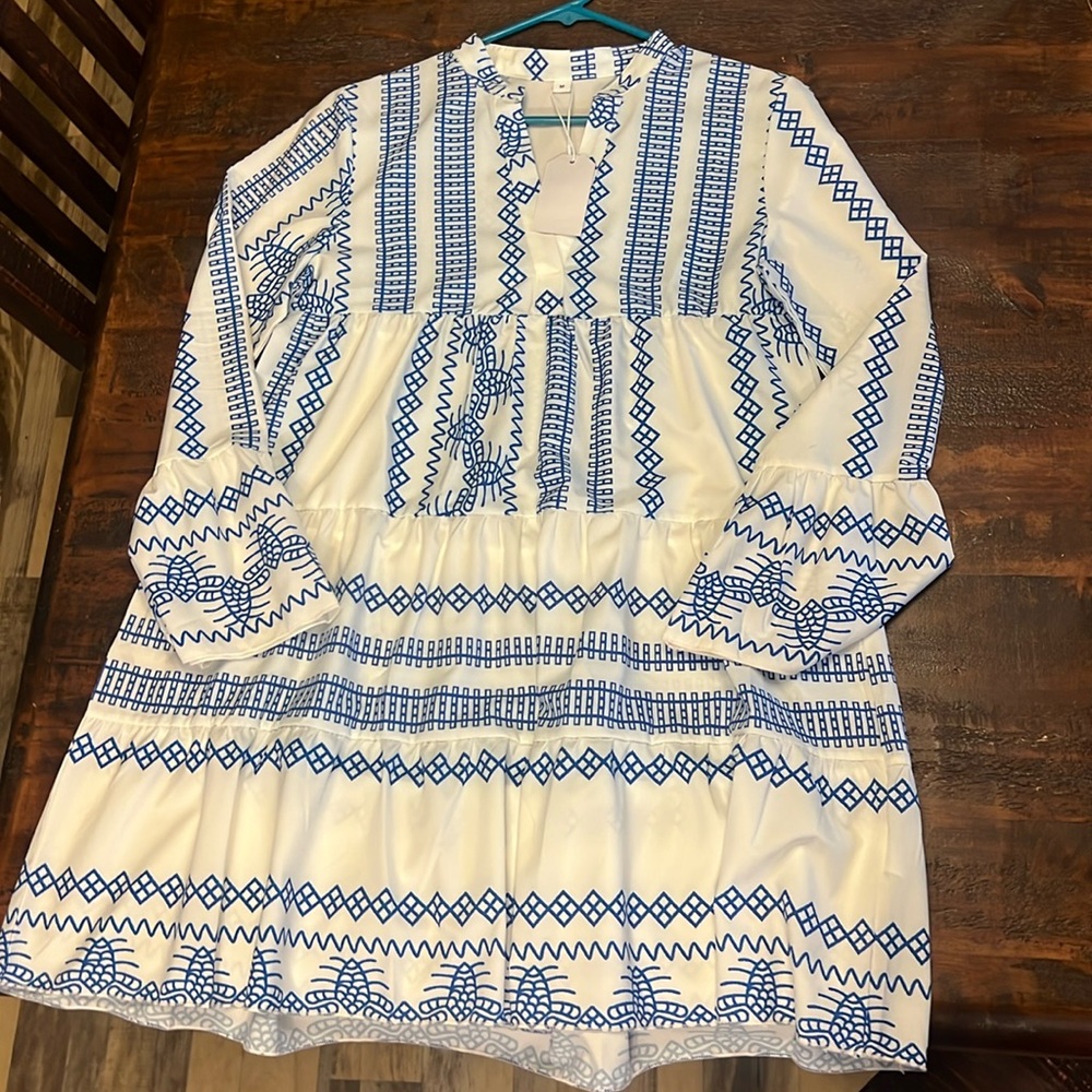 Long sleeve blue and white resort dress
